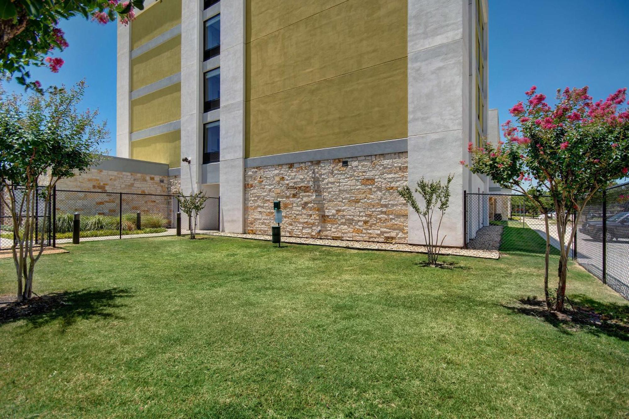 Home2 Suites By Hilton Dallas Addison Exterior foto